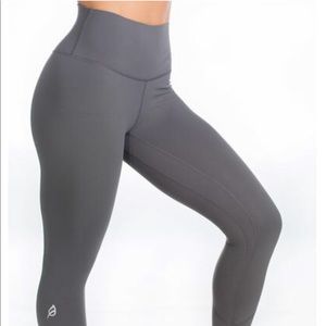 23” sharkskin alainah allure legging by P’tula